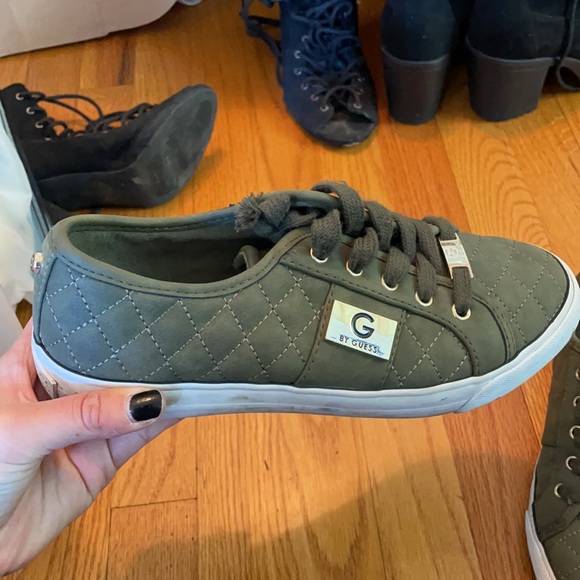 Green guess shoes - Picture 3 of 4